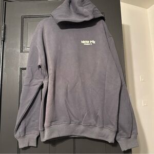 White Fox Project 5 sweater in size large/xl NWT